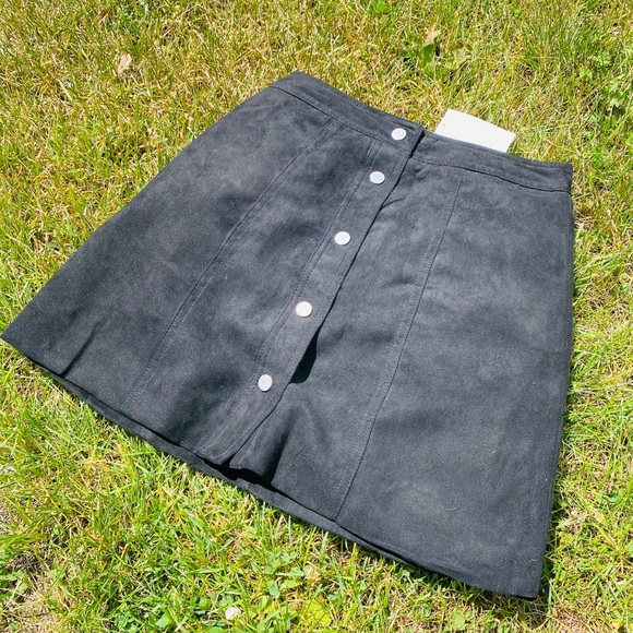 H&M Dresses & Skirts - H&M Divided Women’s Polyester Black Mini Skirt
